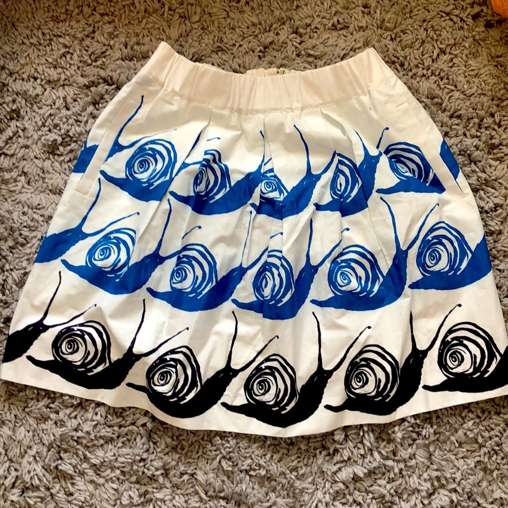 Ladies 20 1/2 in length skirt. Anthropology size M
